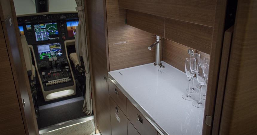 Legacy 500 (G-WLKR) Kabine 3