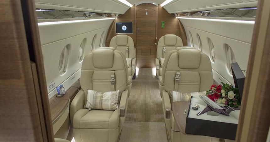 Legacy 500 (G-WLKR) Kabine 1